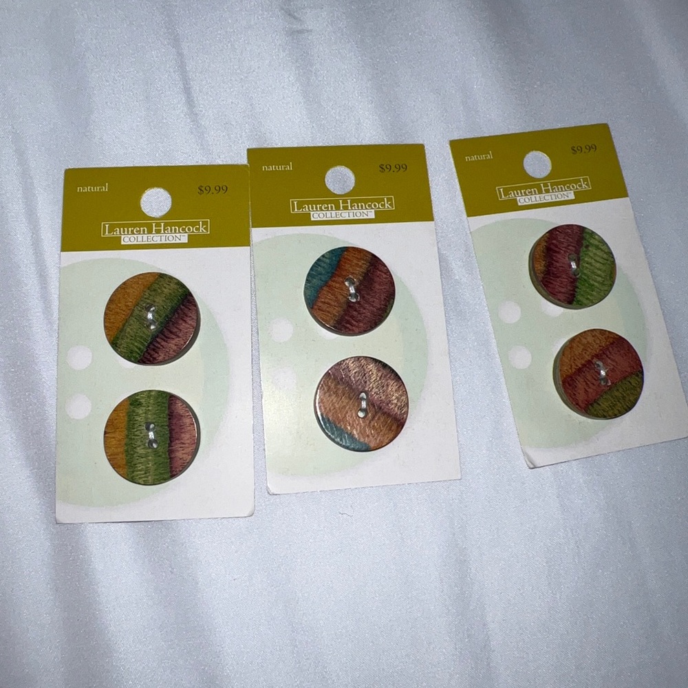 7/8" LAUREN HANCOCK DESIGNER WOOD CRAFT EMBELLISHMENT BUTTON  3 Cards (6) Total